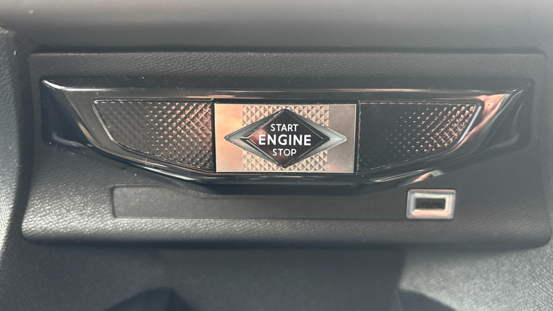 DS 3 Crossback 100kW E-TENSE Bastille 50kWh 5dr Auto Electric 